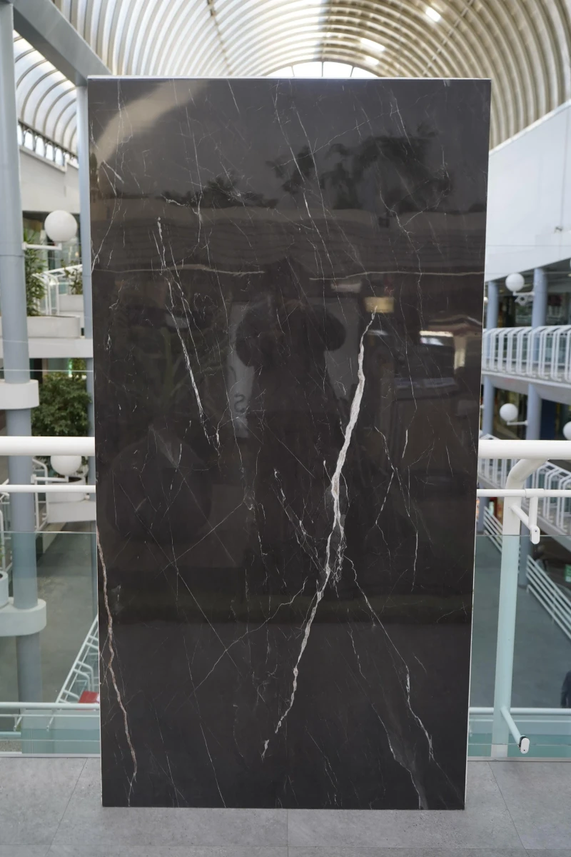 PVC Black Marquina Brillo